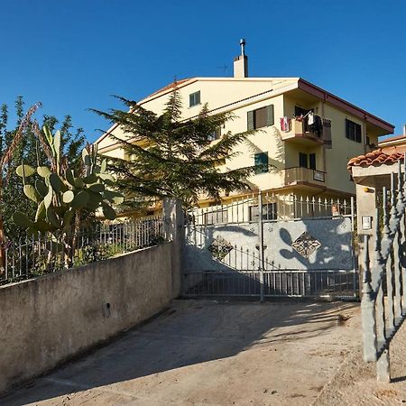 Bouganville House - Casa Vacanze Triparni Экстерьер фото