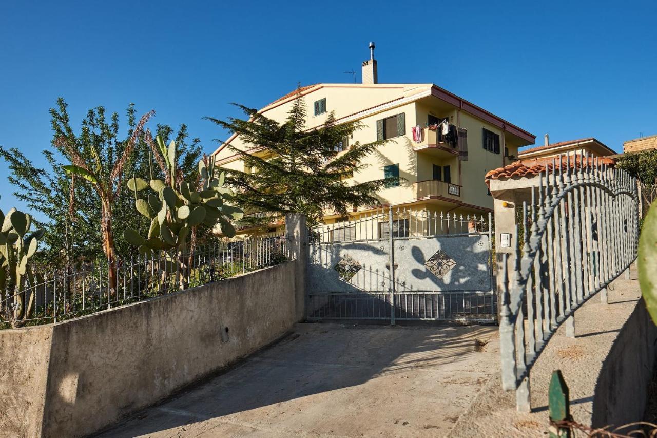 Bouganville House - Casa Vacanze Triparni Экстерьер фото